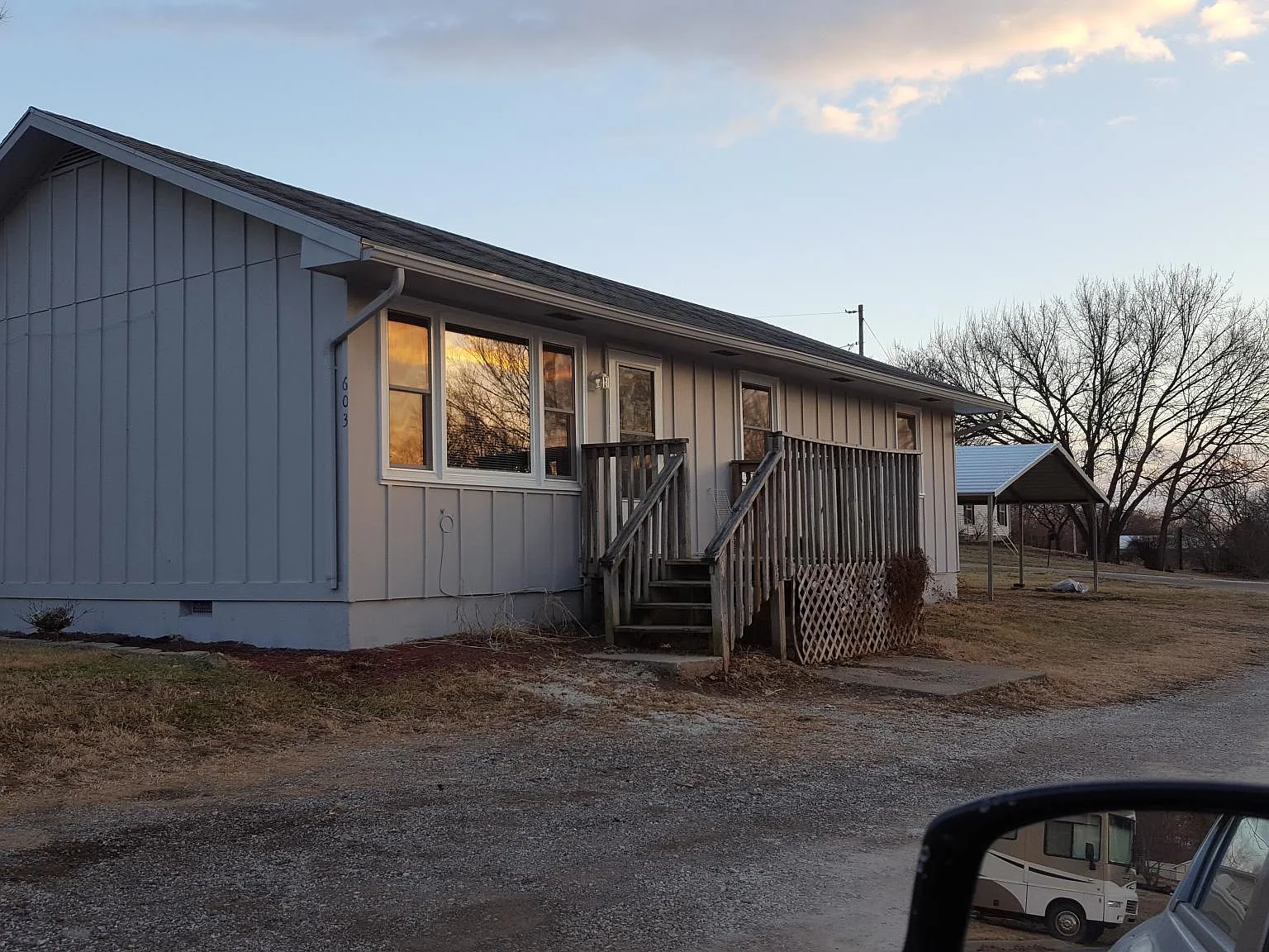 3 bed, 960 sqft, $1,200 — Photo 1
