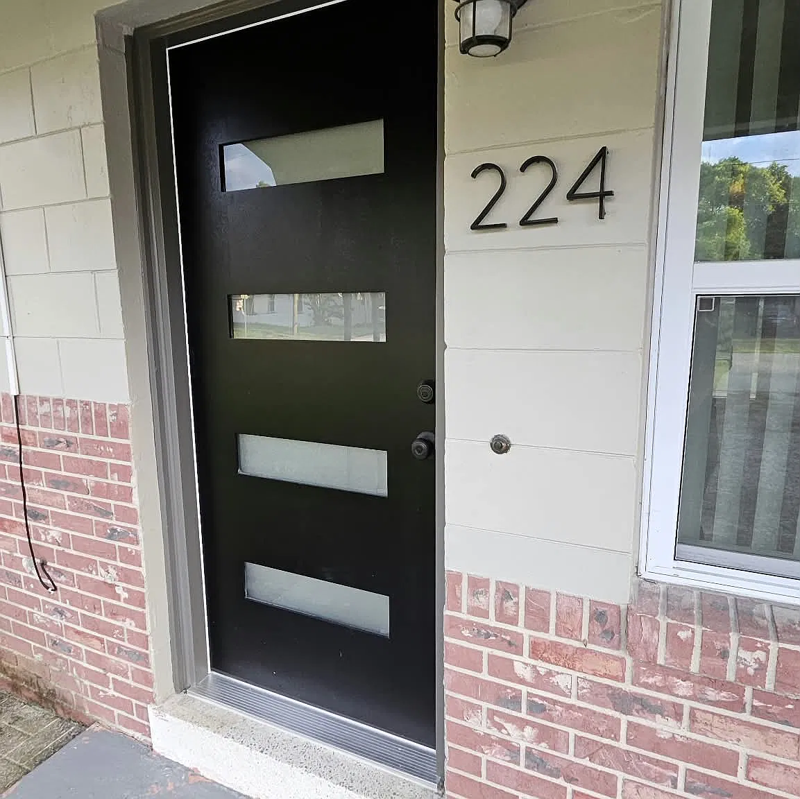 3 bed, 897 sqft, $1,900 — Photo 2