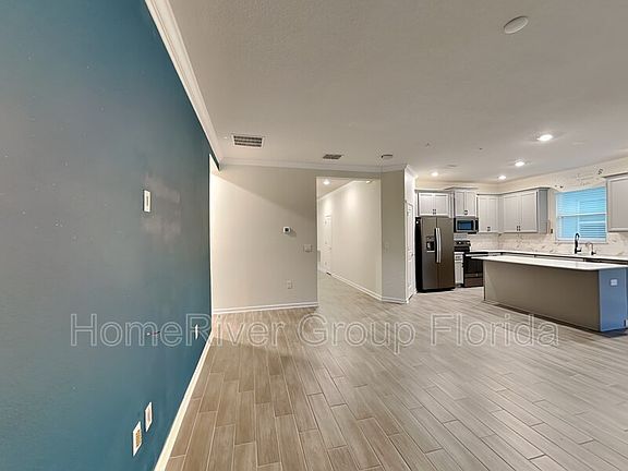 3rd image of 5318 Amersham Ln