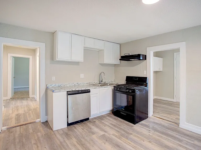 1005 N Buffalo Ave — Photo 8