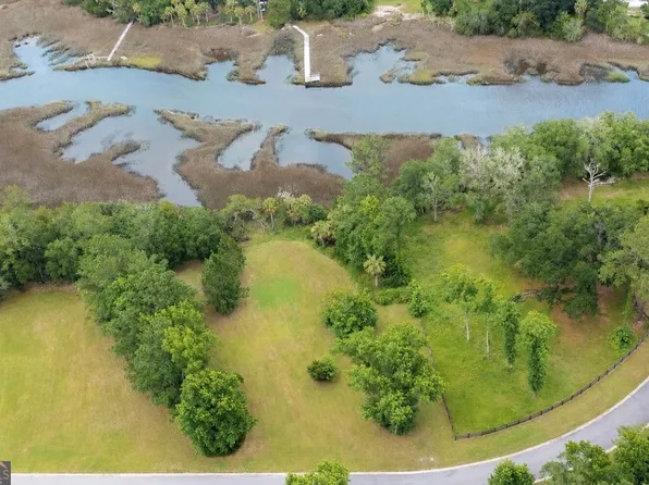 1139 River Oaks Rd, Brunswick, GA 31523
