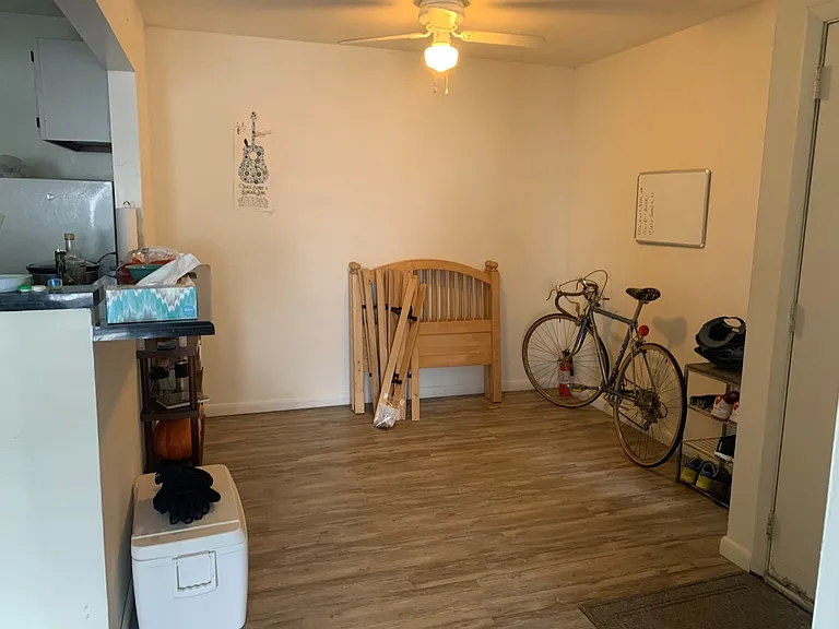 University Park Apartments near Cornell University — Photo 305