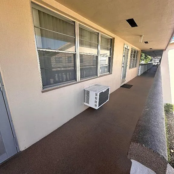 226 W Canterbury Dr #J — Photo 23