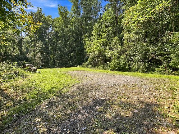 4th image of 2138 Guyanoga Rd