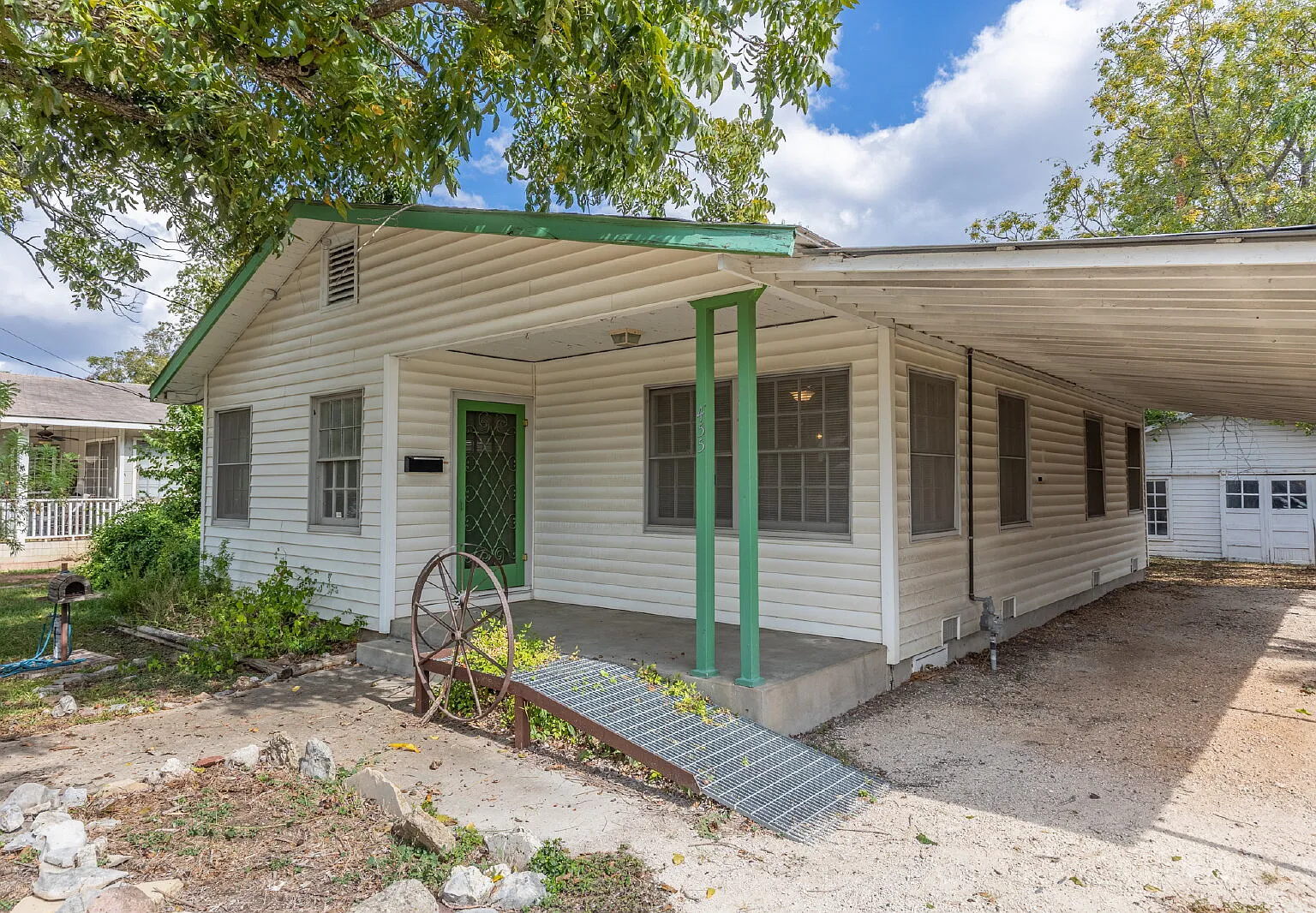 2 bed, 1.0 bath, 980 sqft, $1,495 — Photo 3