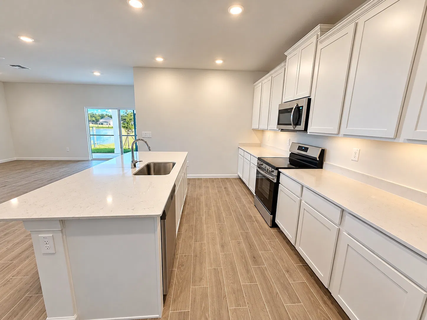 4 bed, 1943 sqft, $2,200 — Photo 3