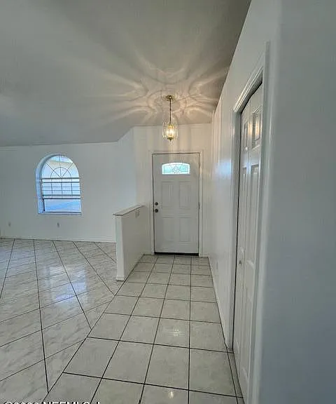 9 Lyons Pl — Photo 5