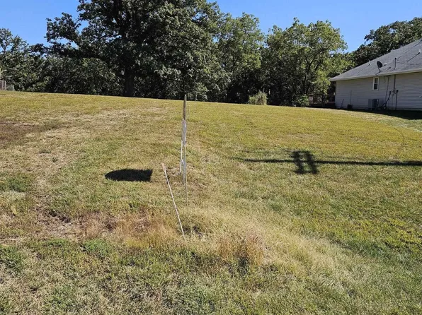 9803 Gabriella Dr, Plattsmouth, NE 68048