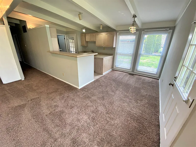 2443 Edgevale Rd — Photo 5