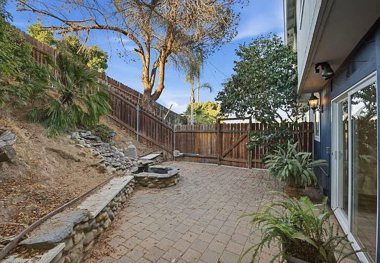 1912 Shirley Ln — Photo 30