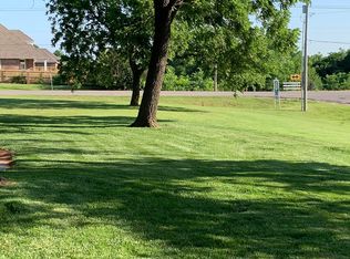 110 N Frisco Rd, Mustang, OK 73064