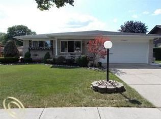 27881 Los Olas Dr, Warren, MI
