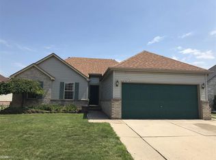 26348 Rosebriar Dr, Chesterfield, MI
