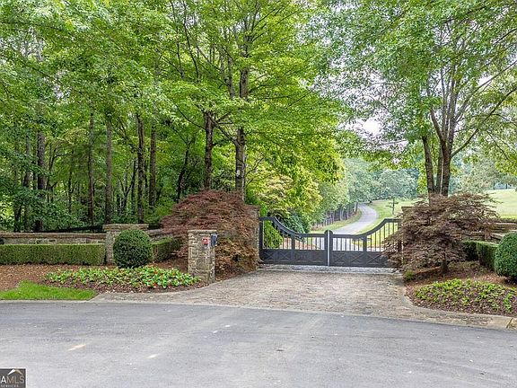 3rd image of 5775 Kennedy Rd