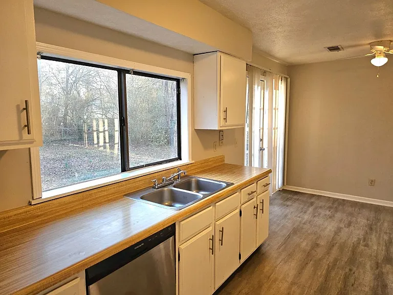 8147 Flamingo Dr — Photo 12