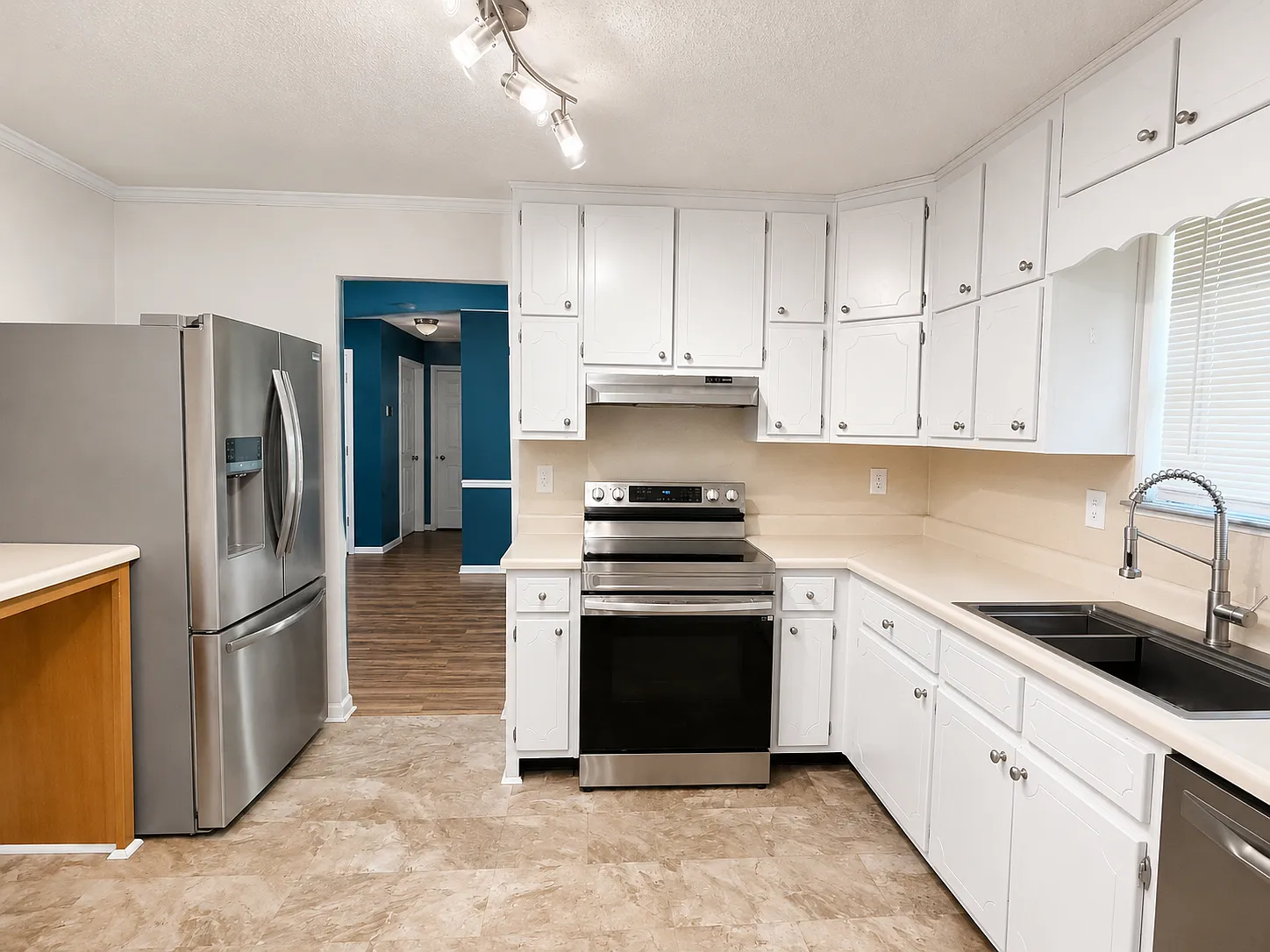 157 Davidson Drive - 1 — Photo 4