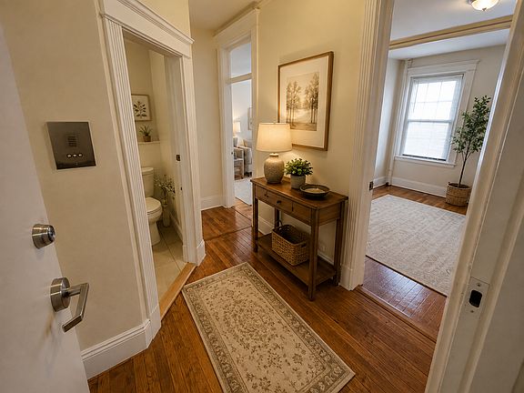 4th image of 33 Peterborough St #22