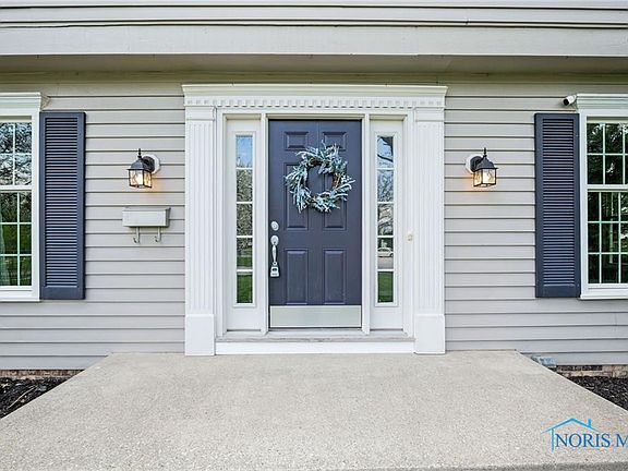 3rd image of 820 Whitehorse Ct
