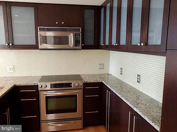5th image of 675 President St Unit 1903