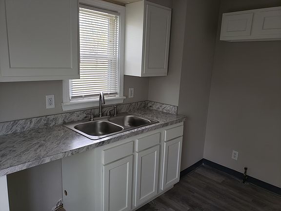 3rd image of 4172 E 186th St