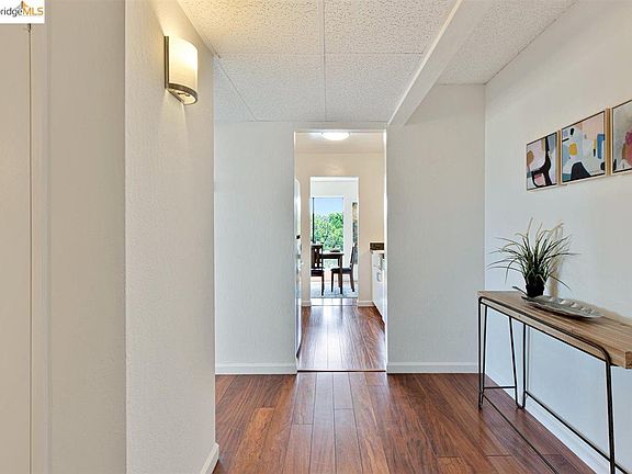 4th image of 410 N Civic Dr APT 504