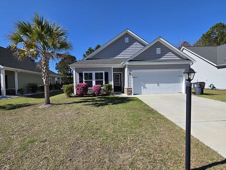 1608 Palmetto Palm Dr — Photo 1