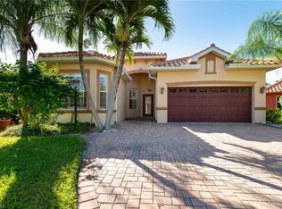 9771 Las Casas Dr, Fort Myers, FL 33919