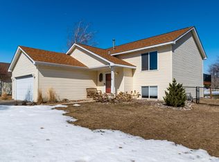1967 Greenway Ave, Shakopee, MN 55379