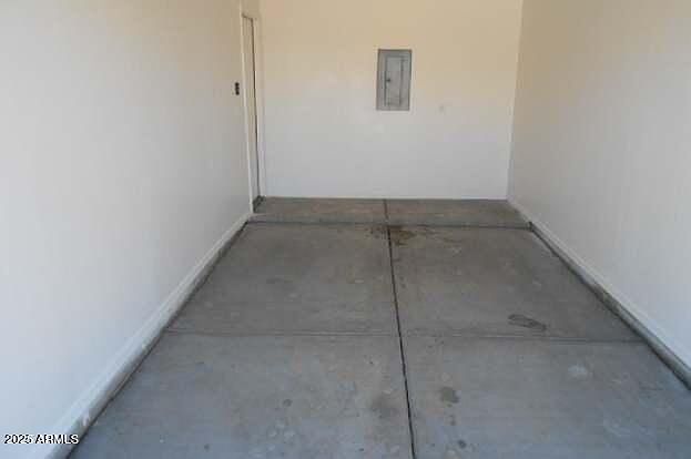 Building Photo 4