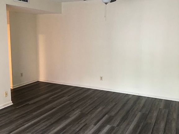 3rd image of 310 N Hite Ave #10