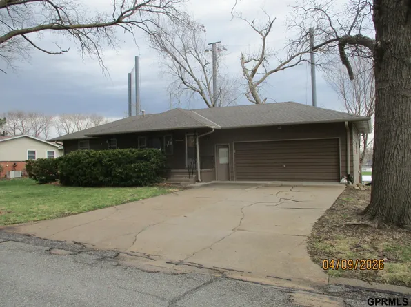 1352 Prospect Dr, Blair, NE 68008