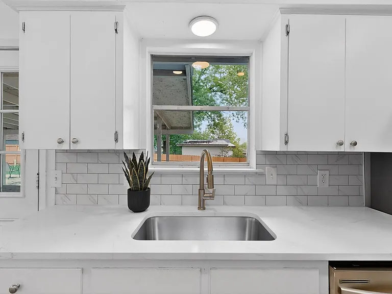 9807 Dallum Dr — Photo 13
