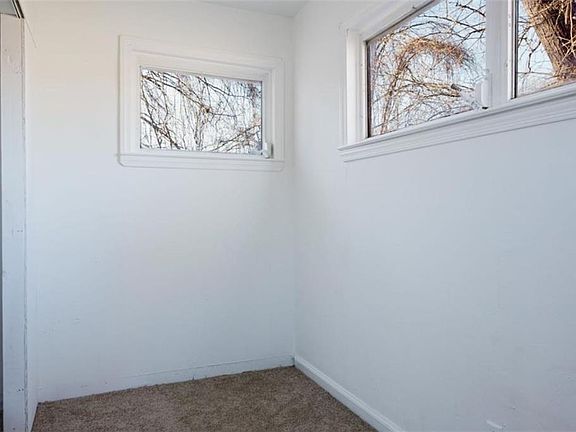 4th image of 1313 S Hairston Rd