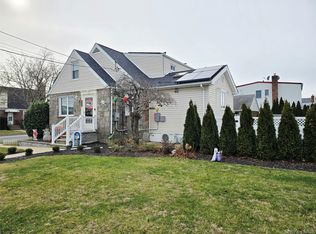 177 Sheridan Blvd, Mineola, NY 11501