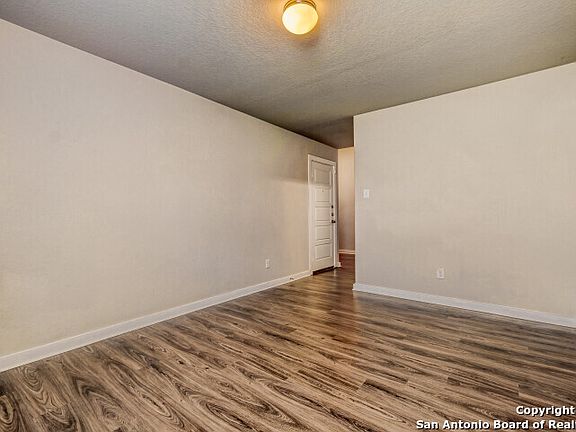 4th image of 10583 Penelope