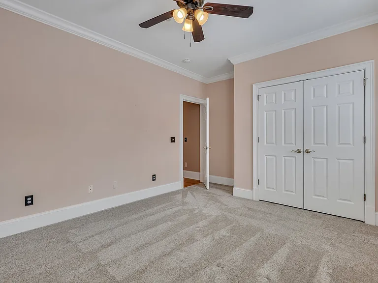 58 Chaucer St — Photo 36