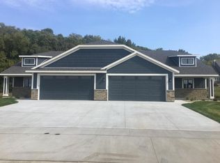 2475 Hadley Hills Dr NE, Rochester, MN 55906