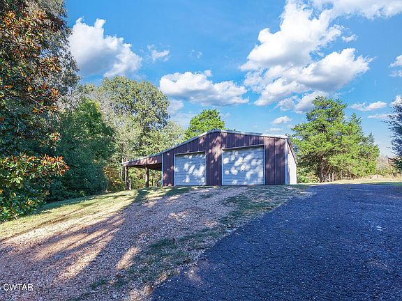 3rd image of 560 Gann Rd
