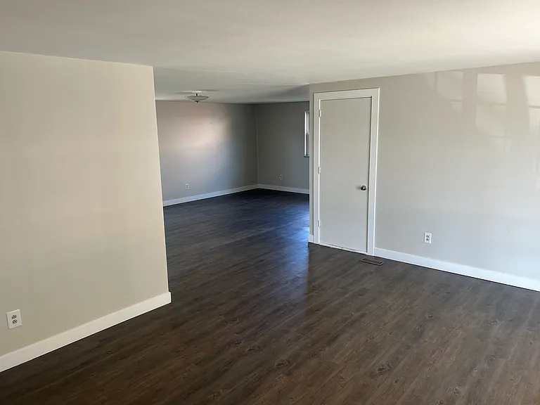 4505 Powell Rd — Photo 3