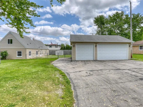 4325 W Grange AVENUE, Greenfield, WI 53220