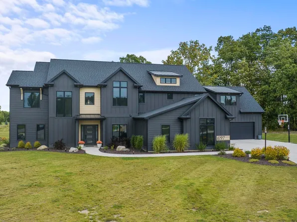 6197 Menza Dr, Auburn, IN 46706