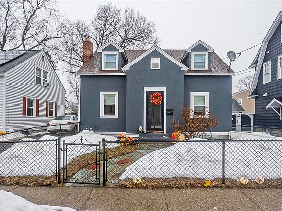 2nd image of 35 Merrimac Ave