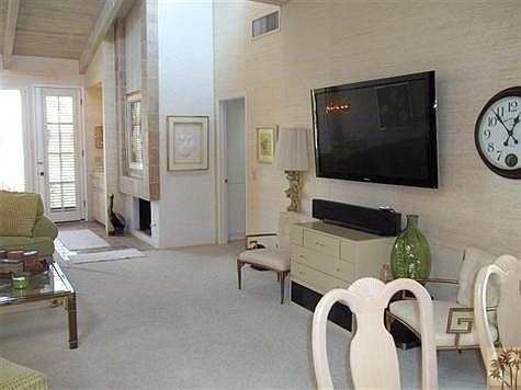 2nd image of 1364 Primavera Dr