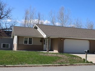 67 E 1st Ave N, Columbus, MT 59019