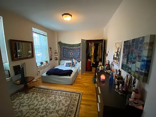 Rented by Mdays Realty | media 25