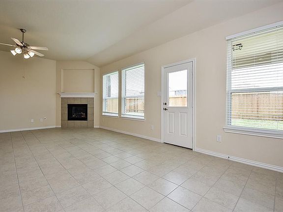 4th image of 30127 Twisting Springs Dr