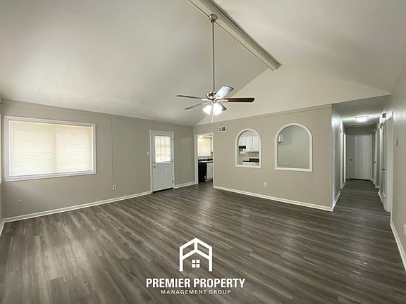 3rd image of 4035 Hitchcock Dr