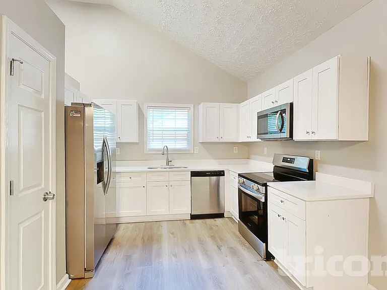 431 Bridgeport Pl — Photo 7