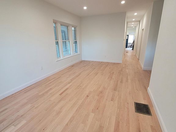 3rd image of 2148 N Kedzie Blvd #1
