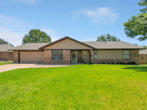 2127 Tanglewood Dr #D, Grapevine, TX 76051